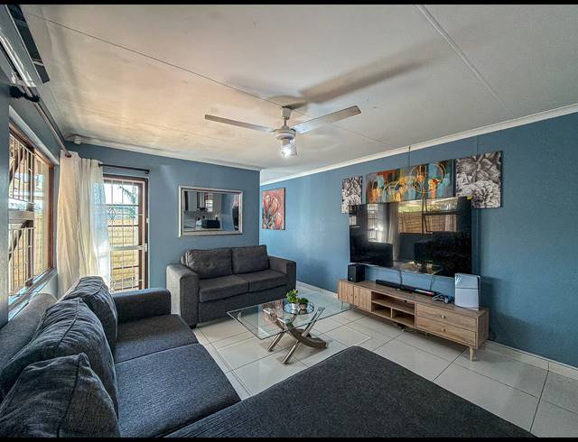 2 BEDROOM TOWNHOUSE FOR SALE IN AMANZIMTOTI